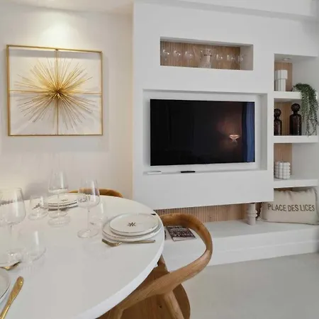 Chic 2br 4p Lices サントロペ